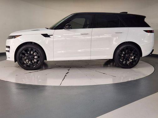 Fuji White 2026 Land Rover Range Rover Sport P400 Dynamic SE