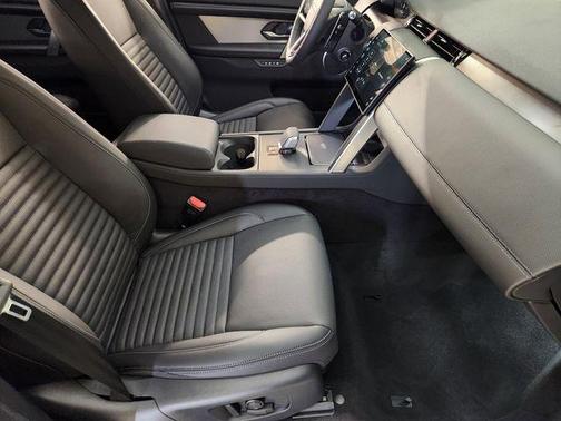 Fuji White 2026 Land Rover Discovery Sport LANDMARK