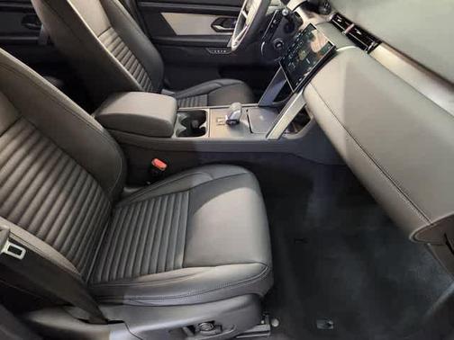 Fuji White 2026 Land Rover Discovery Sport LANDMARK