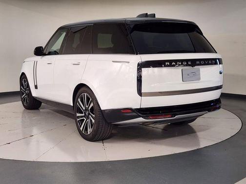 Fuji White 2023 Land Rover Range Rover P400 SE