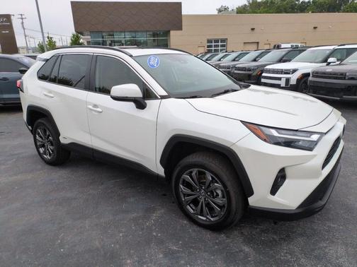 2022 Toyota RAV4 Hybrid XLE Premium