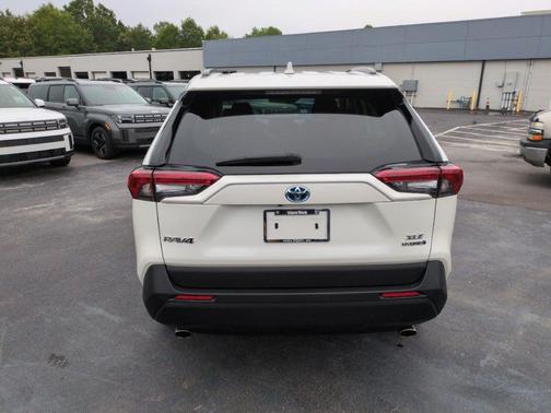 2022 Toyota RAV4 Hybrid XLE Premium