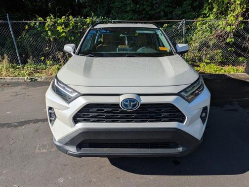 2022 Toyota RAV4 Hybrid XLE Premium