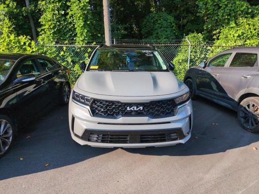 Wolf Gray 2022 Kia Sorento SX