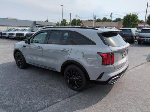 Wolf Gray 2022 Kia Sorento SX