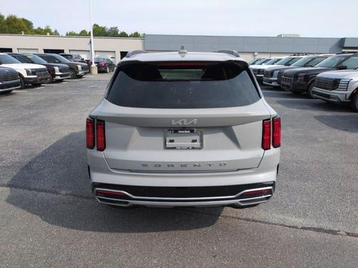 Wolf Gray 2022 Kia Sorento SX