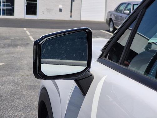 Creamy White Pearl 2026 Hyundai PALISADE SEL Premium 8P