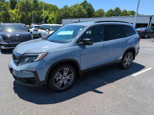 Sonic Gray Pearl 2022 Honda Pilot AWD Sport