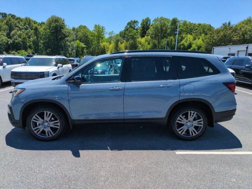 Sonic Gray Pearl 2022 Honda Pilot AWD Sport