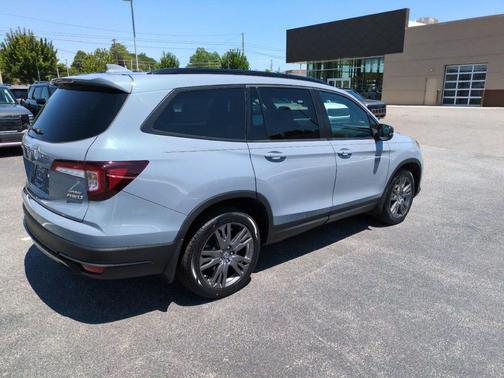 Sonic Gray Pearl 2022 Honda Pilot AWD Sport