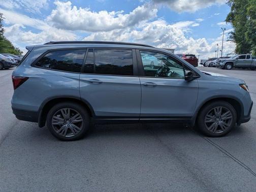 Sonic Gray Pearl 2022 Honda Pilot AWD Sport