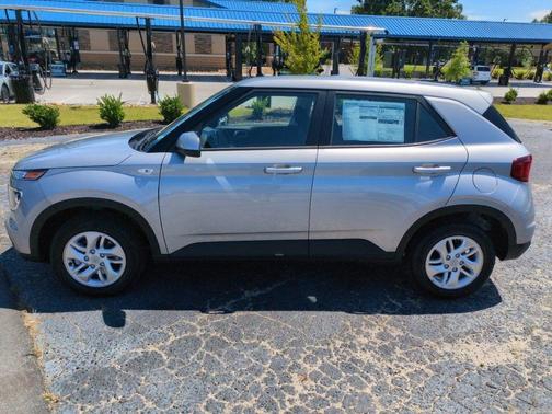 Shimmering Silver 2026 Hyundai VENUE SE