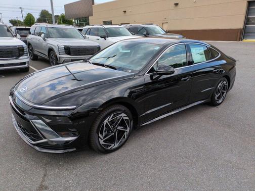 Abyss Black 2026 Hyundai SONATA SEL