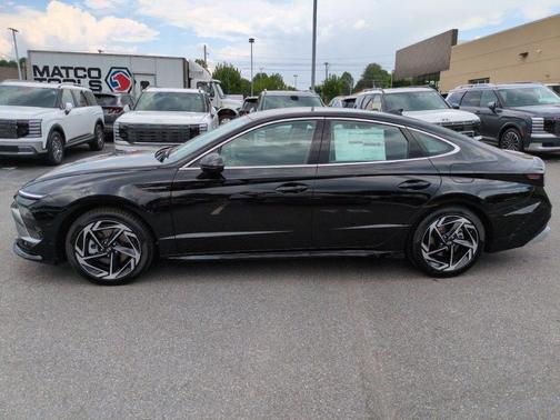 Abyss Black 2026 Hyundai SONATA SEL