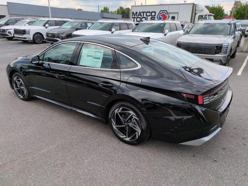 Abyss Black 2026 Hyundai SONATA SEL