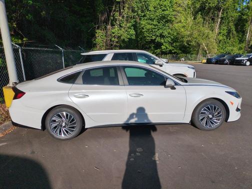 Hyper White 2022 Hyundai SONATA Hybrid SE
