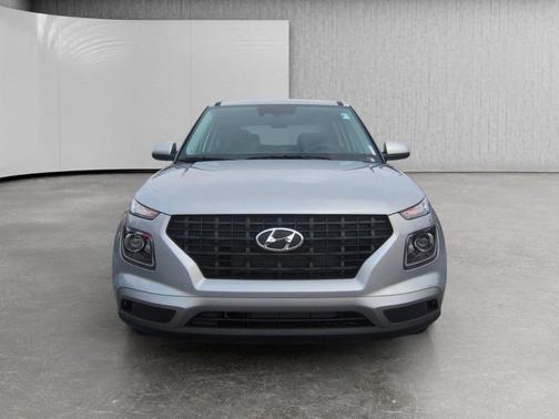 Shimmering Silver 2026 Hyundai VENUE SE