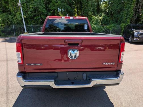 Delmonico Red Pearlcoat 2022 RAM 1500 Big Horn/Lone Star