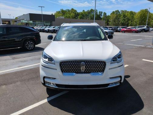 Pristine White Metallic Tri-Coat 2022 Lincoln Aviator Reserve