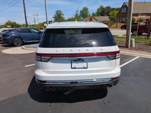 Pristine White Metallic Tri-Coat 2022 Lincoln Aviator Reserve