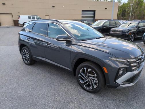Ecotronic Gray 2026 Hyundai TUCSON Limited