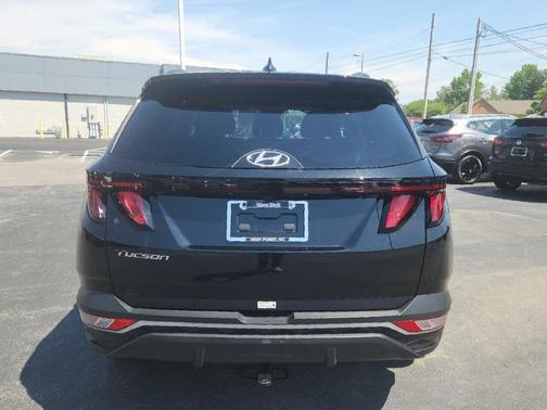 Black Pearl 2024 Hyundai TUCSON SEL