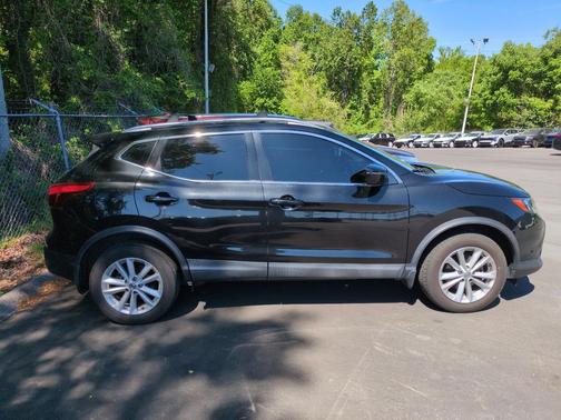 Magnetic Black 2018 Nissan Rogue Sport SV