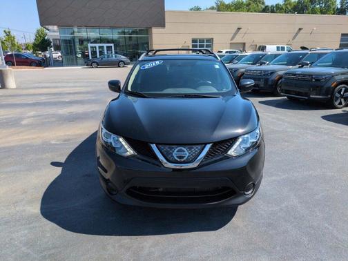 Magnetic Black 2018 Nissan Rogue Sport SV