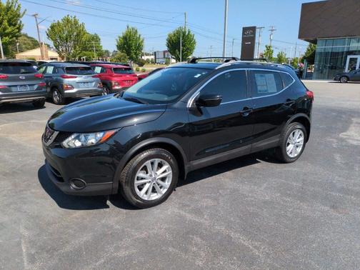 Magnetic Black 2018 Nissan Rogue Sport SV