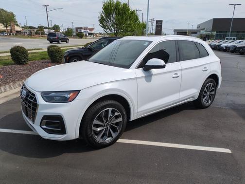 Ibis White 2021 Audi Q5 45 Premium Plus