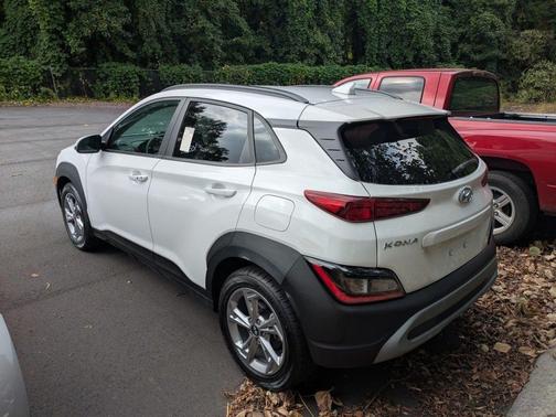 Lunar White 2023 Hyundai KONA SEL