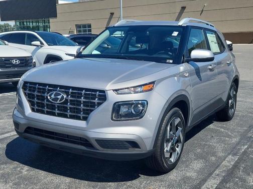 Shimmering Silver 2026 Hyundai VENUE SEL