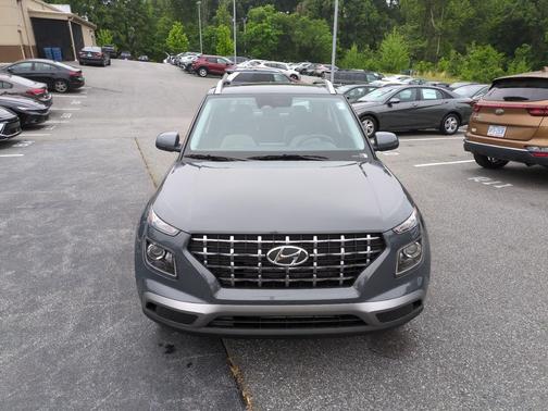 Ecotronic Gray 2026 Hyundai VENUE SEL