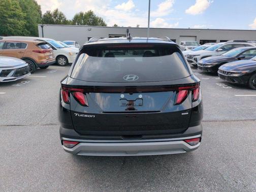 Phantom Black 2026 Hyundai TUCSON SEL Plus