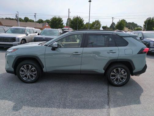 2023 Toyota RAV4 Hybrid XLE Premium