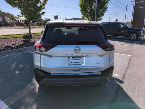 Brilliant Silver Metallic 2023 Nissan Rogue SV