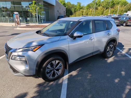 Brilliant Silver Metallic 2023 Nissan Rogue SV