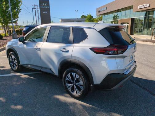 Brilliant Silver Metallic 2023 Nissan Rogue SV
