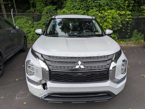 2023 Mitsubishi Outlander ES S-AWC