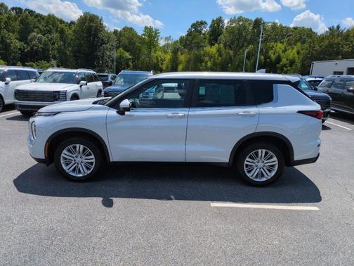 2023 Mitsubishi Outlander ES S-AWC
