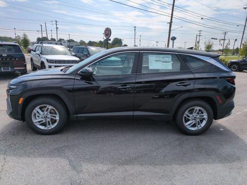 Phantom Black 2026 Hyundai TUCSON SE