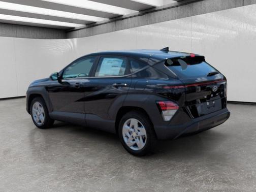 Abyss Black Pearl 2027 Hyundai KONA SE