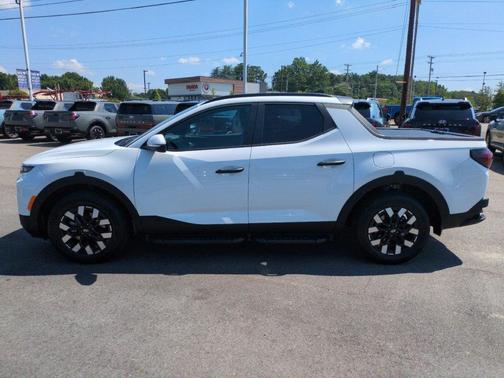 Atlas White 2026 Hyundai SANTA CRUZ SEL Activity