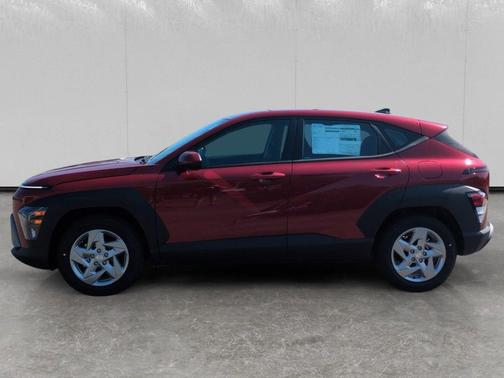 Ultimate Red Metallic 2027 Hyundai KONA SE