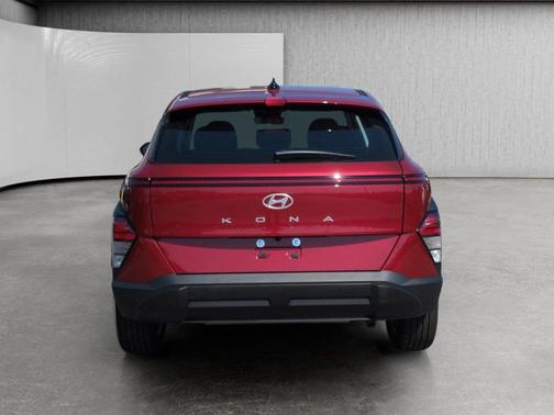 Ultimate Red Metallic 2027 Hyundai KONA SE
