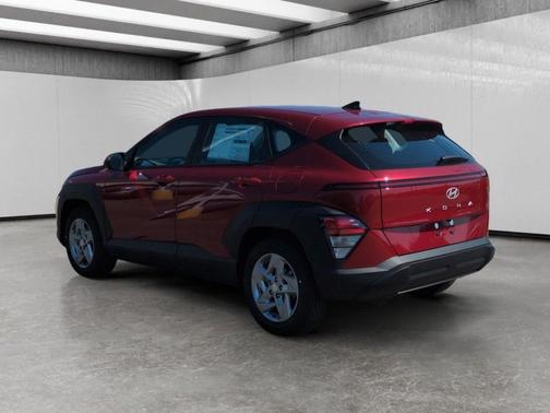 Ultimate Red Metallic 2027 Hyundai KONA SE