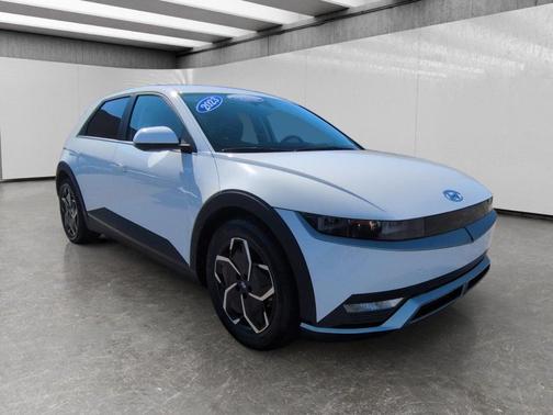 Atlas White 2023 Hyundai IONIQ 5 SE