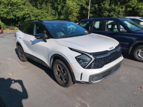 Glacier White Pearl/Ebony Black Roof 2023 Kia Sportage S