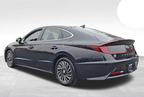 2023 Hyundai SONATA Hybrid SE