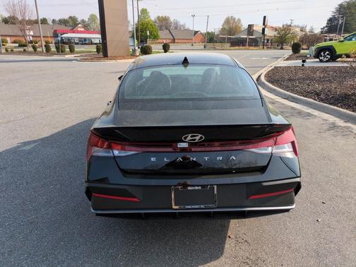 Abyss Black 2026 Hyundai ELANTRA Sport